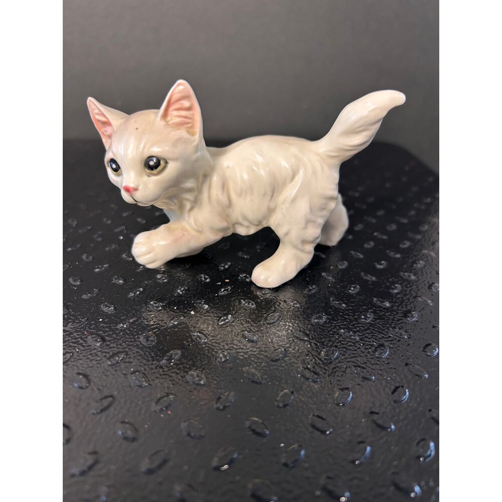 vintage white Persian kitten figurine